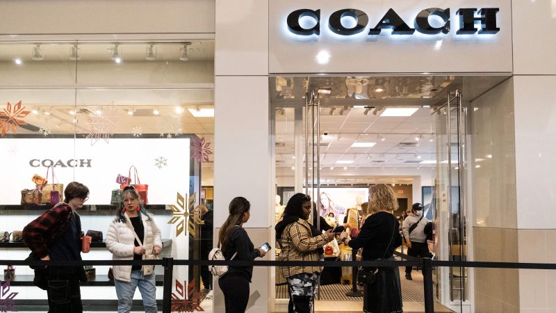 NextImg:Coach and Versace's parent companies are combining in an $8.5 billion deal | CNN Business