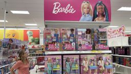  Стоки за Барби в магазин Target в Сан Рафаел, Калифорния. 
