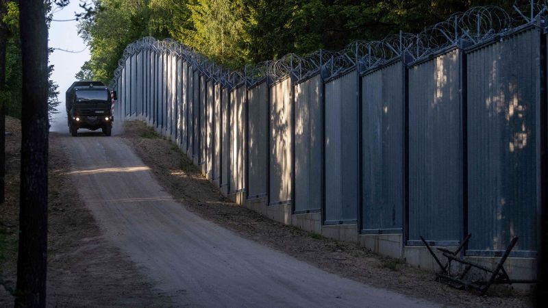 Полша планира да премести около 10 000 войници до границата с Беларус