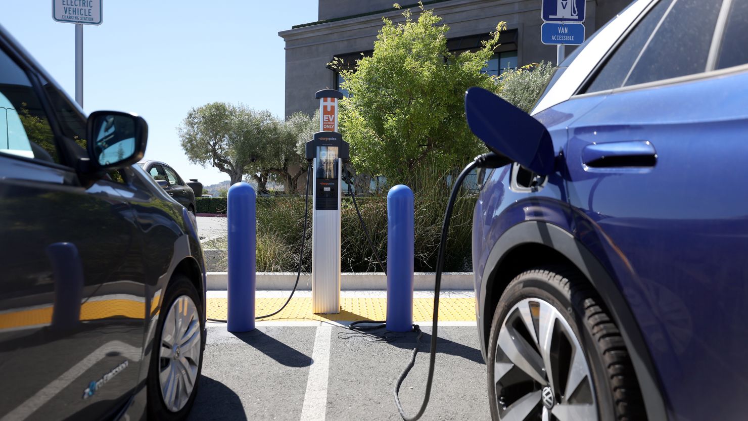 Biden administration announces $623 million for new EV chargers across the  nation