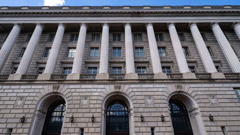 NextImg:IRS cannot find millions of backup tax records, watchdog says | CNN Business