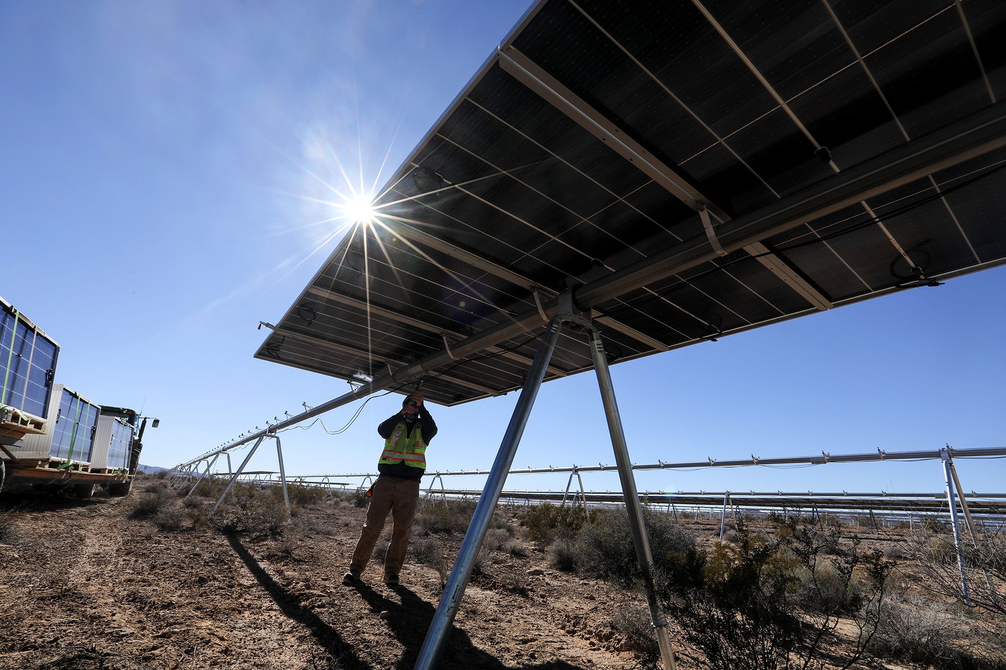 Biden to tout $500 billion invested in manufacturing and clean energy  during his presidency