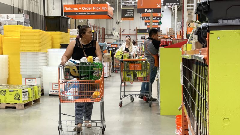 You are currently viewing Home Depot’s slowing sales suggest Americans feel lousy about housing – CNN
