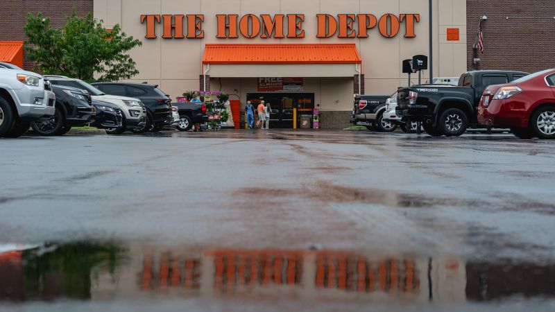 Read more about the article Home Depot sales fell as housing market cooled – CNN
