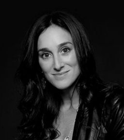Portrait of Lauren Hersh.