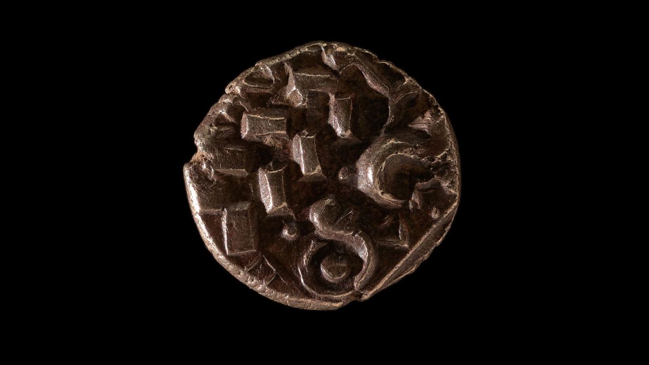The gold coins belonged to the Corieltavi tribe, who inhabited the geographical area that is now England's East Midlands during the late Iron Age, according to National Museum Wales.