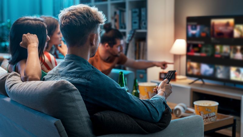 За първи път кабелът и излъчването представляват по-малко от половината гледане на телевизия