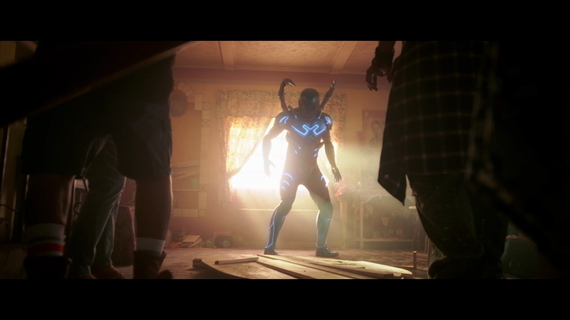 Blue Beetle' Director Confirms Film Is in the DC Universe – The Hollywood  Reporter