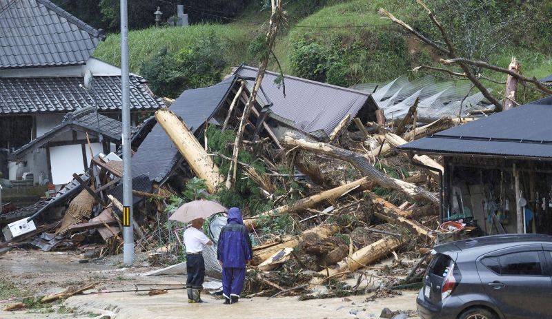 Typhoon Lan hits western Japan, prompts evacuation warnings for 237,000  people | CNN