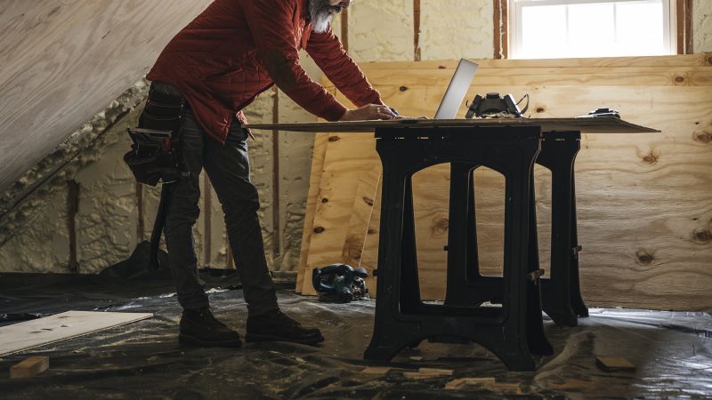 NextImg:Homeowners are tapping into their home equity to get cash | CNN Business