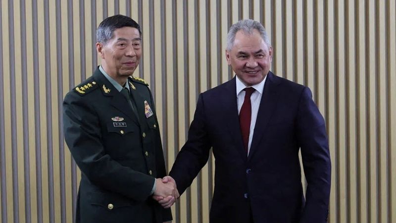 Министърът на отбраната на Китай предупреждава да не си играете с огъня по отношение на Тайван по време на срещата с Русия