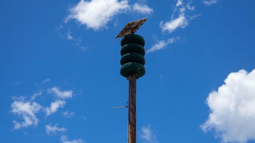 A warning siren is pictured in the fire ravaged town of Lahaina on the island of Maui in Hawaii, U.S., August 15, 2023. REUTERS/Mike Blake