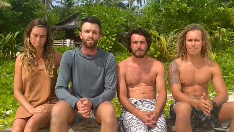 Четирима австралийски сърфисти, които бяха спасени след 38 часа в