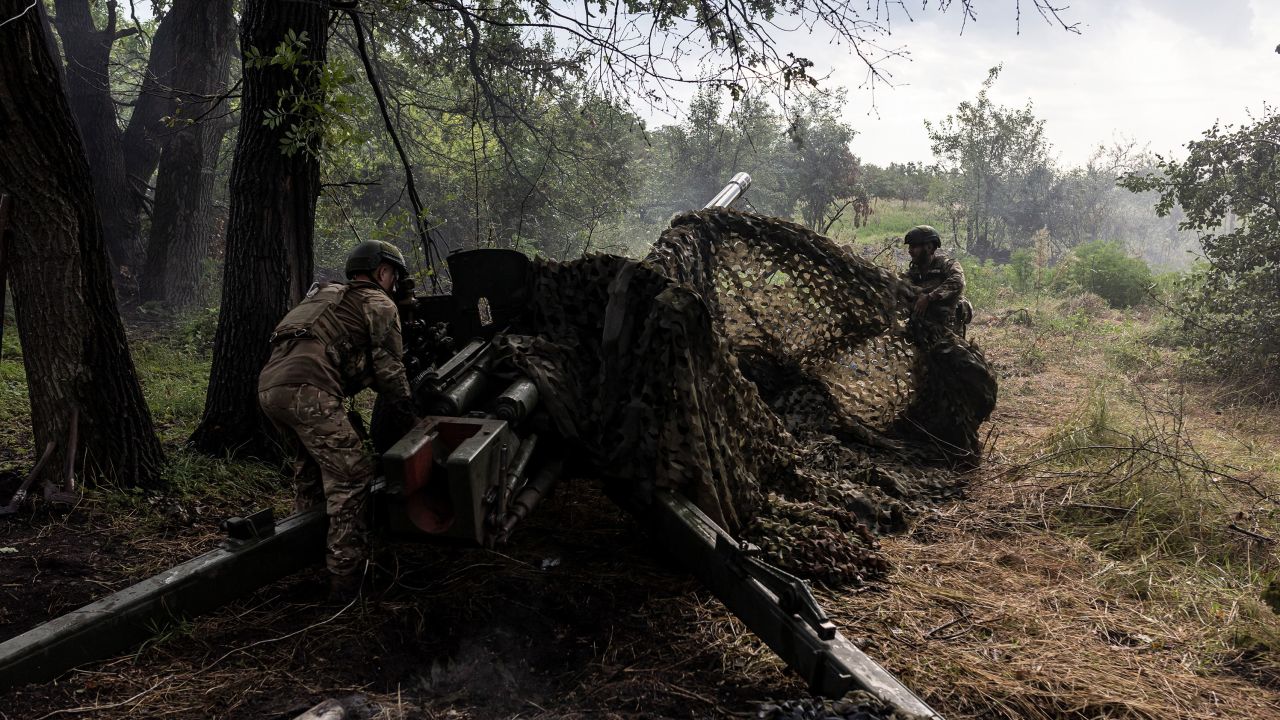 DONETSK OBLAST, UKRAINE - AUGUST 02: Ukrainian soldiers prepare to open artillery fire on Russian positions in the direction of Bakhmut as Ukrainian Army conduct operation to target trenches of Russian forces through the Donetsk Oblast amid Russia and Ukraine war in Donetsk Oblast, Ukraine on August 02, 2023. (Photo by Diego Herrera Carcedo/Anadolu Agency via Getty Images)