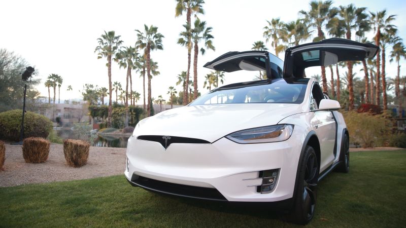 Tesla намалява цените на Model S и X с над 6% в Китай