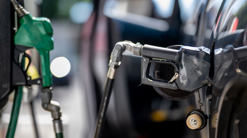 NextImg:As gas prices hit 10-month highs, Citi warns major hurricanes could 'massively' disrupt supplies | CNN Business