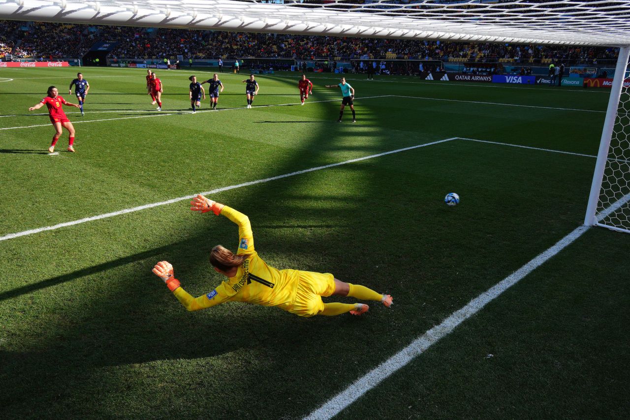 Spain's Mariona Caldentey converts a penalty past Dutch goalkeeper Daphne van Domselaar during the quarterfinals of the Women's World Cup on Friday, August 11. <a href="https://www.cnn.com/2023/08/10/football/spain-netherlands-japan-sweden-womens-world-cup-quarterfinals-spt-intl/index.html" target="_blank">Spain won 2-1 in extra time</a> to advance to the semifinals.
