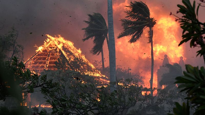 Biden odwiedzi spustoszone ogniem Maui w poniedziałek, podczas gdy poszukiwania trwają, a ponad 800 osób zaginęło