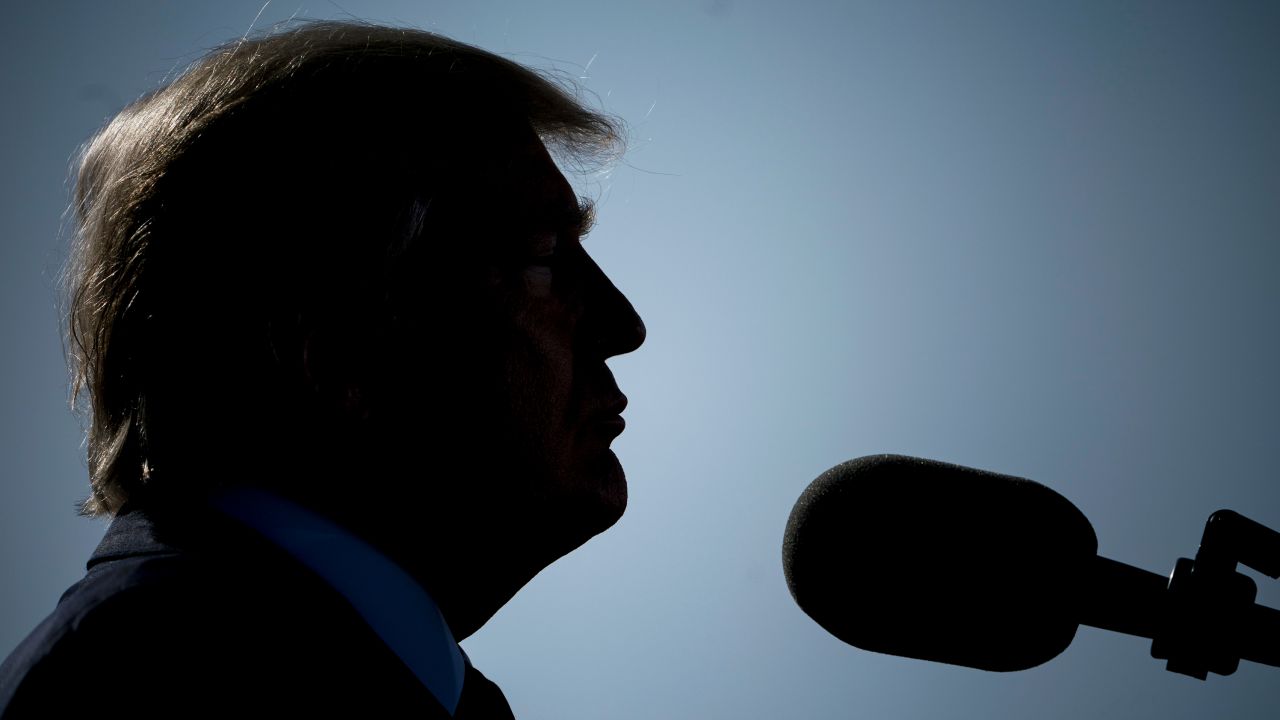 US President Donald Trump speaks during a memorial service at the Pentagon for the 9/11 terrorist attacks  September 11, 2017 in Washington, DC. / AFP PHOTO / Brendan Smialowski        (Photo credit should read BRENDAN SMIALOWSKI/AFP via Getty Images)