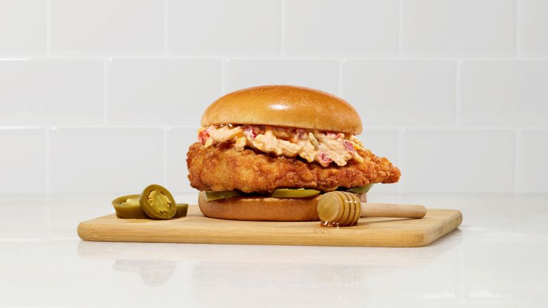 NextImg:Chicken sandwich wars revived by new creative offerings at the nation's largest chains | CNN Business