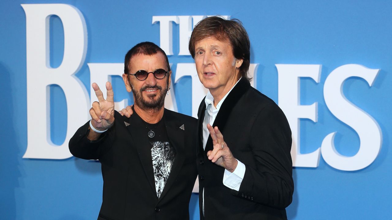 (Отляво) Ринго Стар и Пол Маккартни на премиерата в Лондон на "The Beatles: Eight Days A Week - The Touring Years" през 2016 г. 