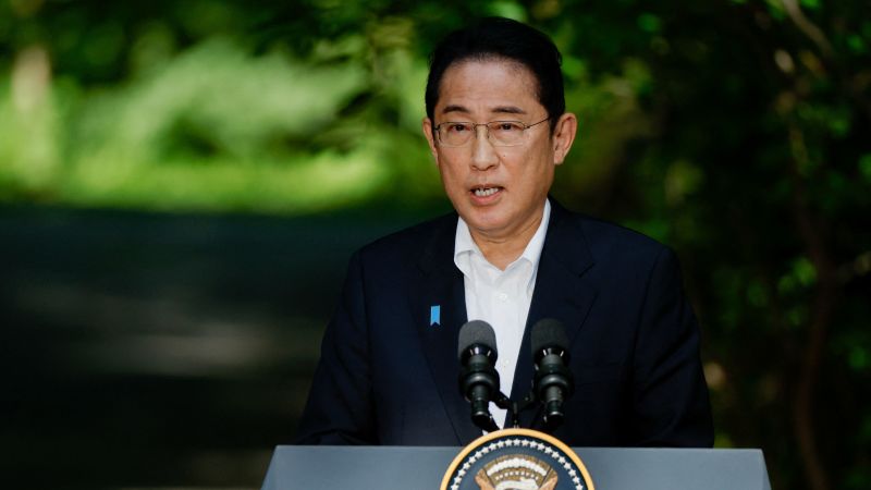 Японският премиер Фумио Кишида обеща да засили тристранното стратегическо сътрудничество“