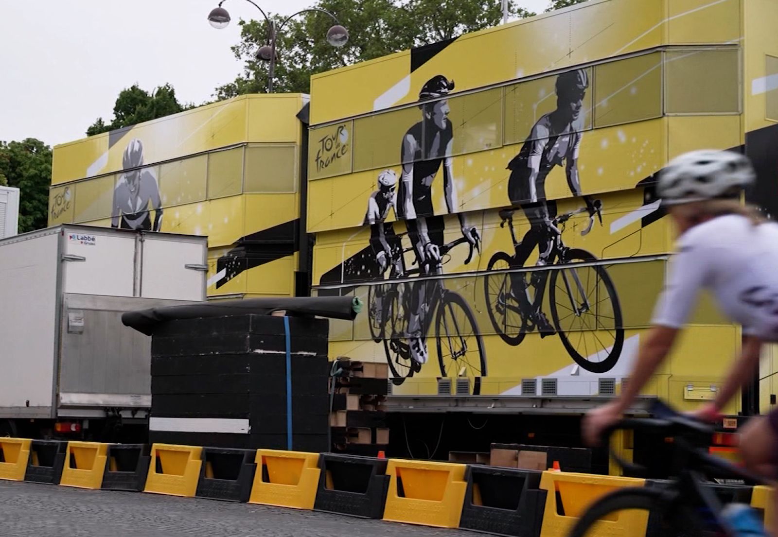 Behind the scenes at the final stage of the Tour de France