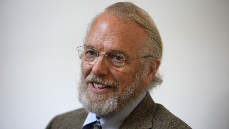NextImg:Adobe co-founder John Warnock, who helped invent the PDF, is dead at 82 | CNN Business