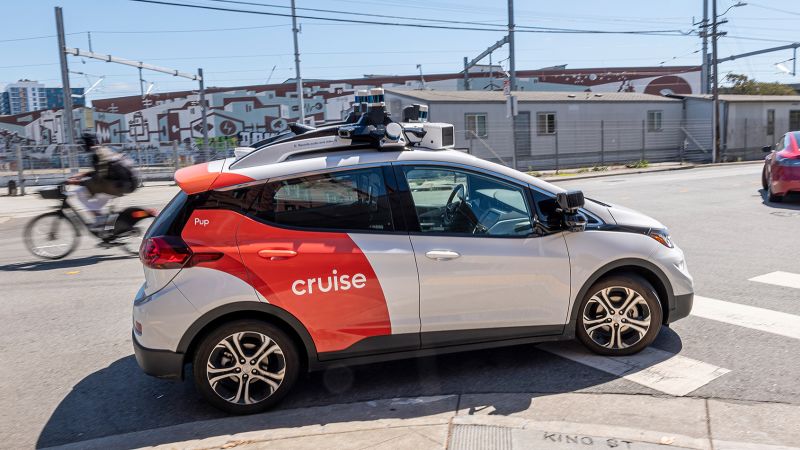 You are currently viewing GM’s Cruise slashed fleet of robotaxis by 50% in San Francisco after collisions – CNN