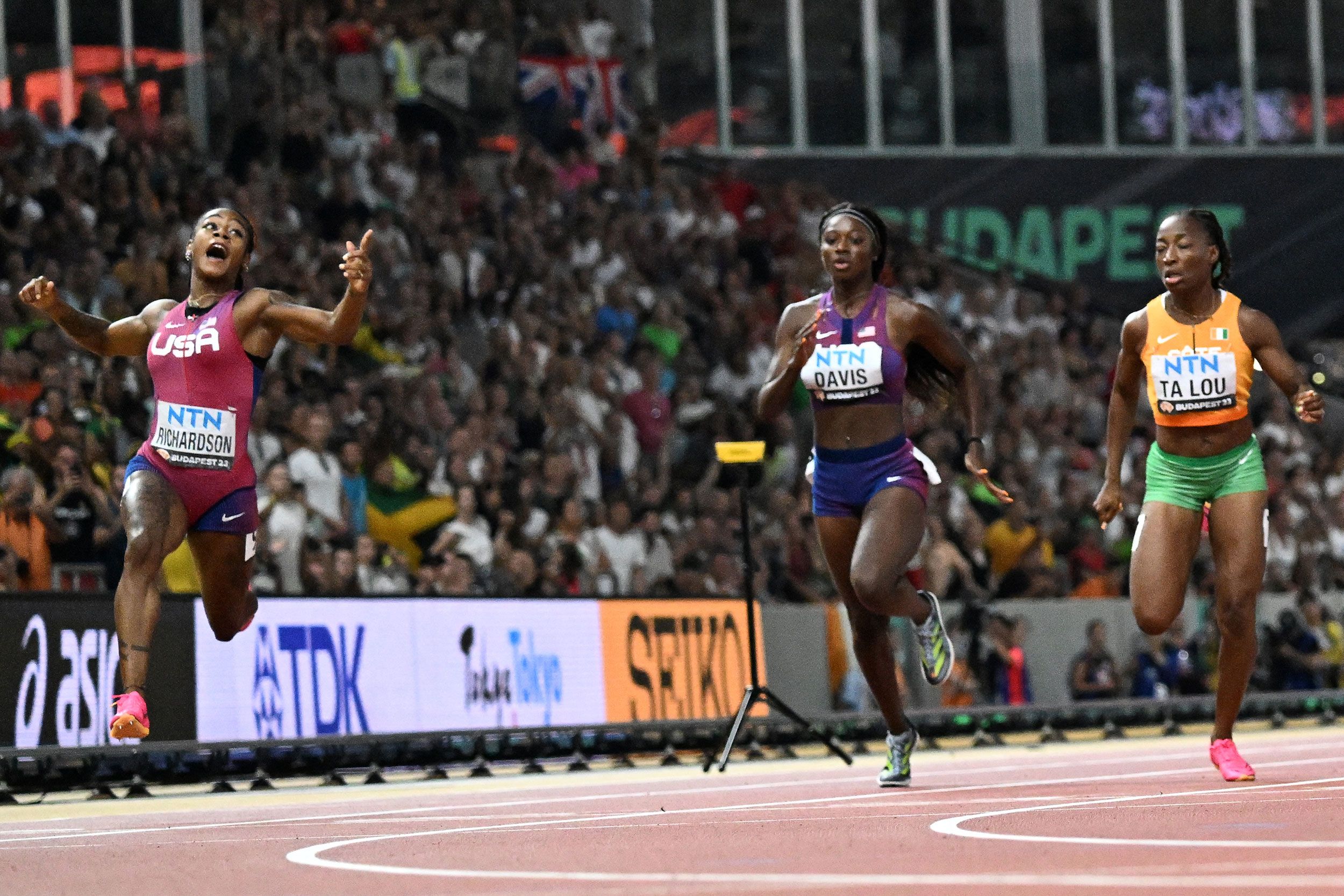 American Sha'Carri Richardson wins women's 100 meters at world