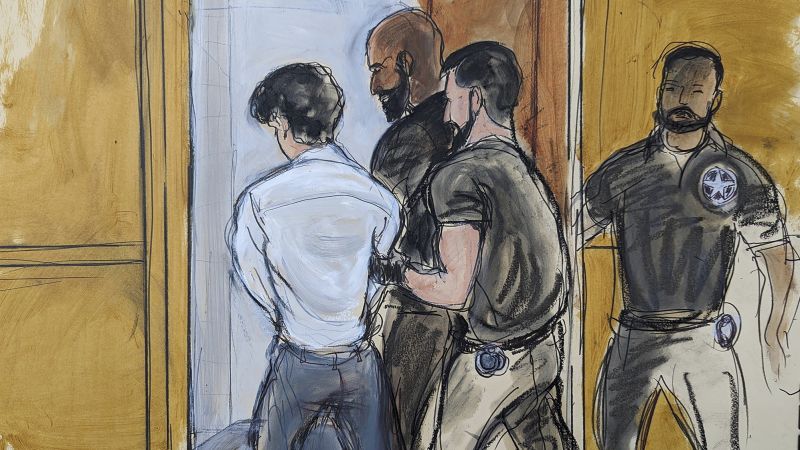 NextImg:Vegan Sam Bankman-Fried is subsisting only on bread and water in jail, his attorneys say | CNN Business