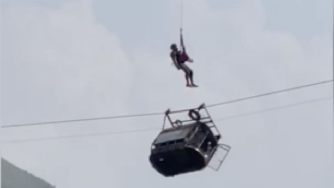 pakistan chairlift rescue