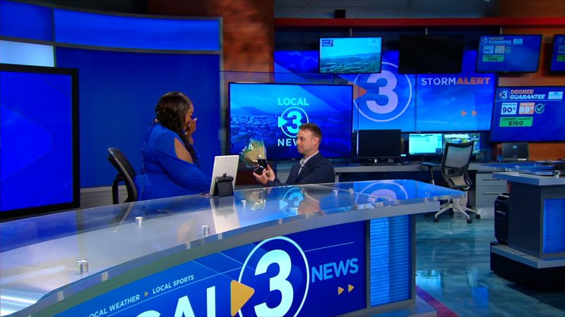 News anchor stunned by on-camera proposal pic image