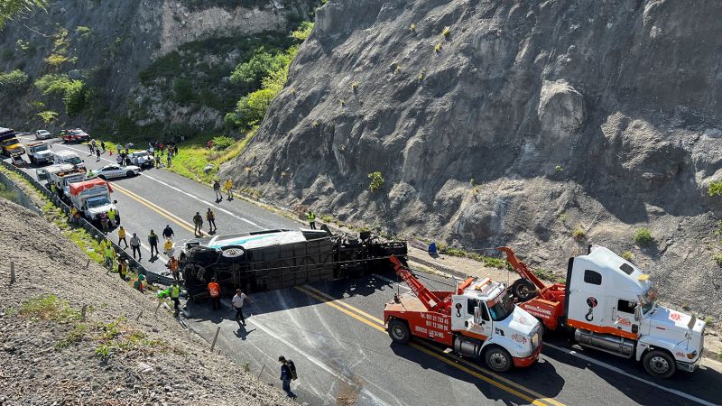 Авария автобуса в Мексике: 16 человек погибли и 36 получили ранения, сообщили официальные лица