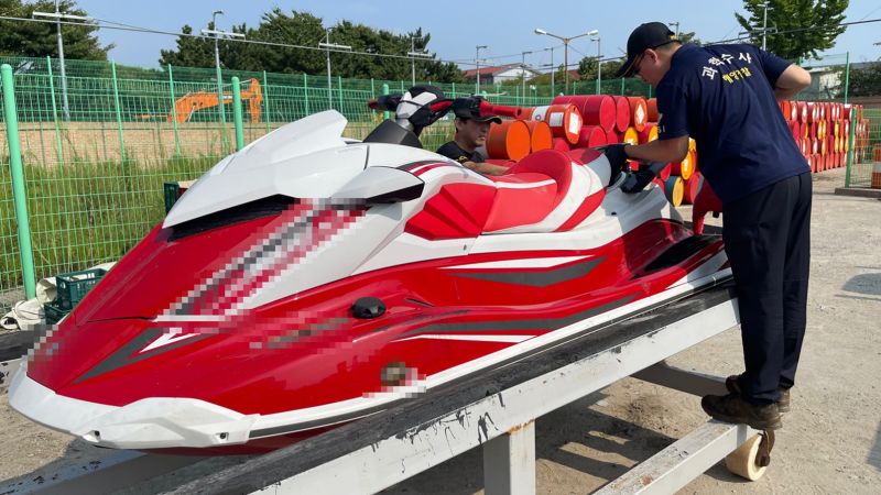 NextImg:Suspected Chinese dissident rides jet ski hundreds of miles to South Korea | CNN