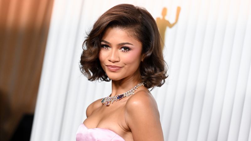 NextImg:Zendaya reveals how she navigates life in the spotlight: 'You can't hide' | CNN
