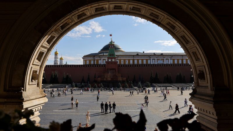 Докато в Русия се появяват пукнатини, САЩ планират нови санкции, за да засилят натиска върху Москва
