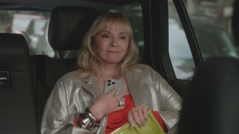 NextImg:Kim Cattrall improvised that sweet 'And Just Like That...' moment | CNN