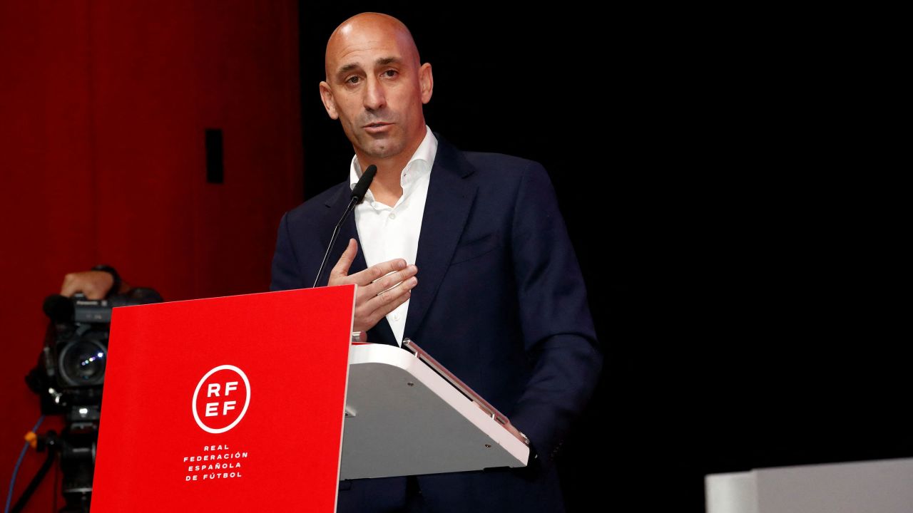 Rubiales discursou na Assembleia Geral Extraordinária da Federação Espanhola de Futebol. 