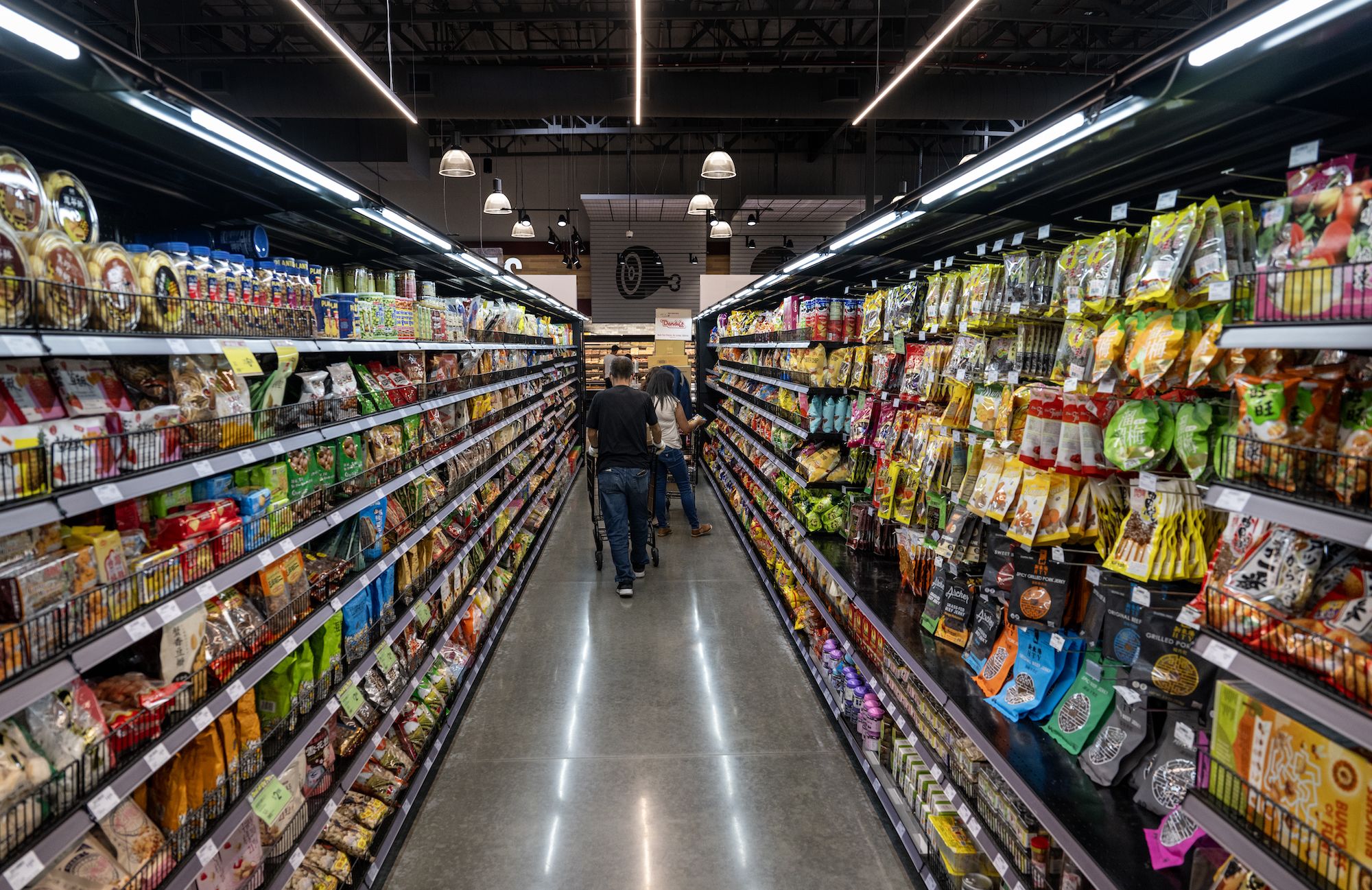 Outraged customer calls out grocery store for absurd produce-aisle  practice: 'What in the world … ?