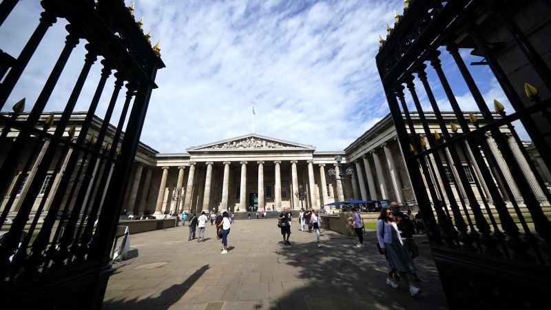 Около 2000 предмета са взети от Британския музей и възстановяването им е в ход, казва председателят