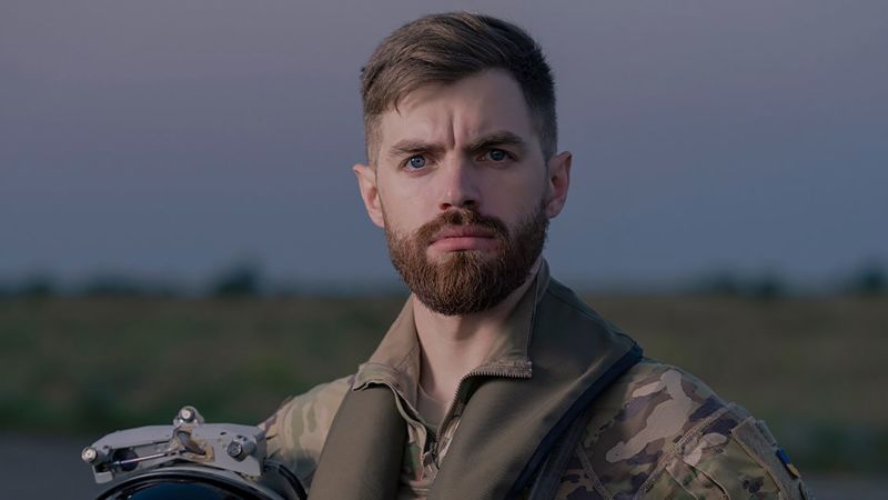 ‘Hij droomde van F-16’s’: Oekraïense luchtmacht brengt hulde aan piloot ‘Jus’