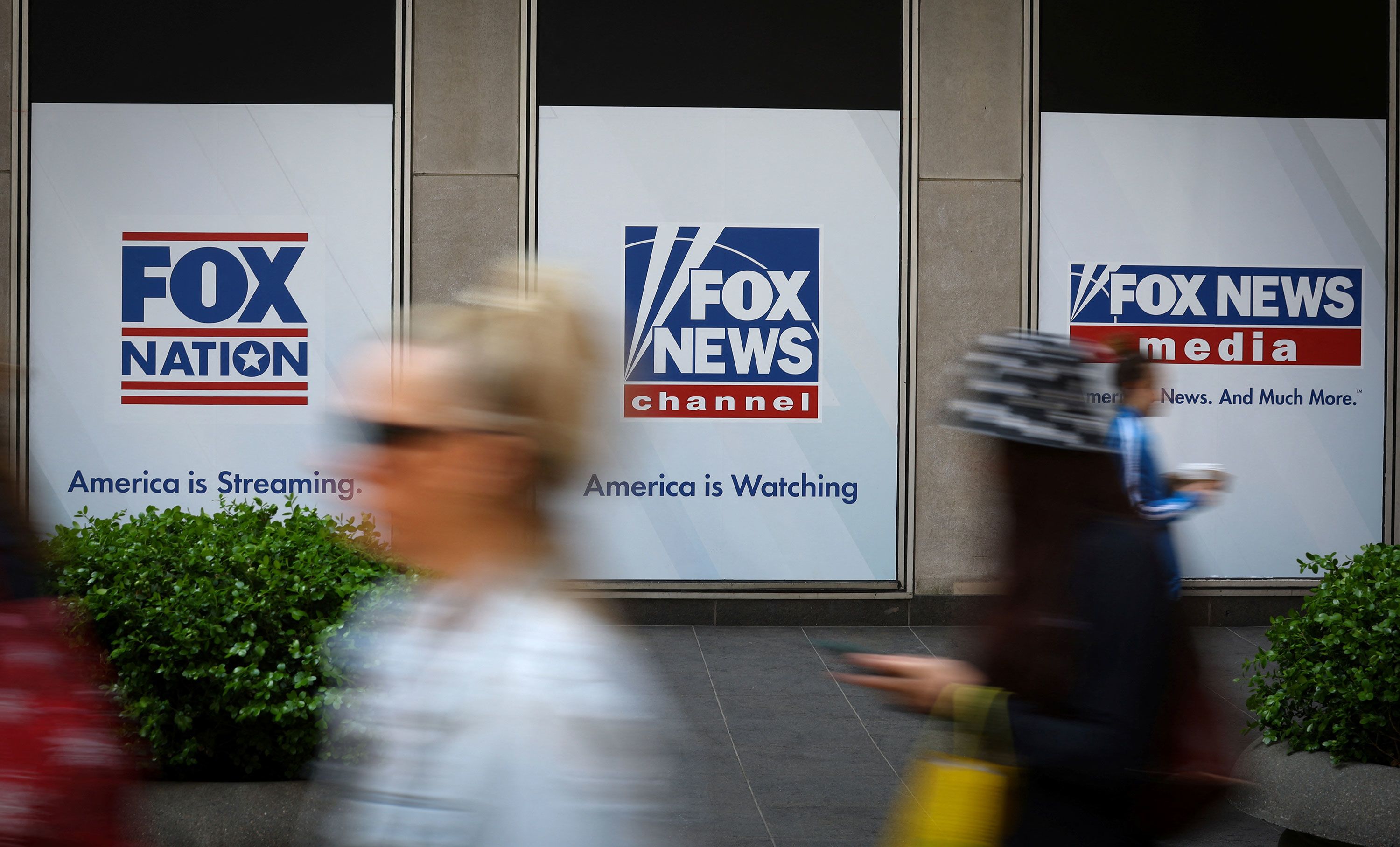 Watch FOX News online    TV (Free Trial)