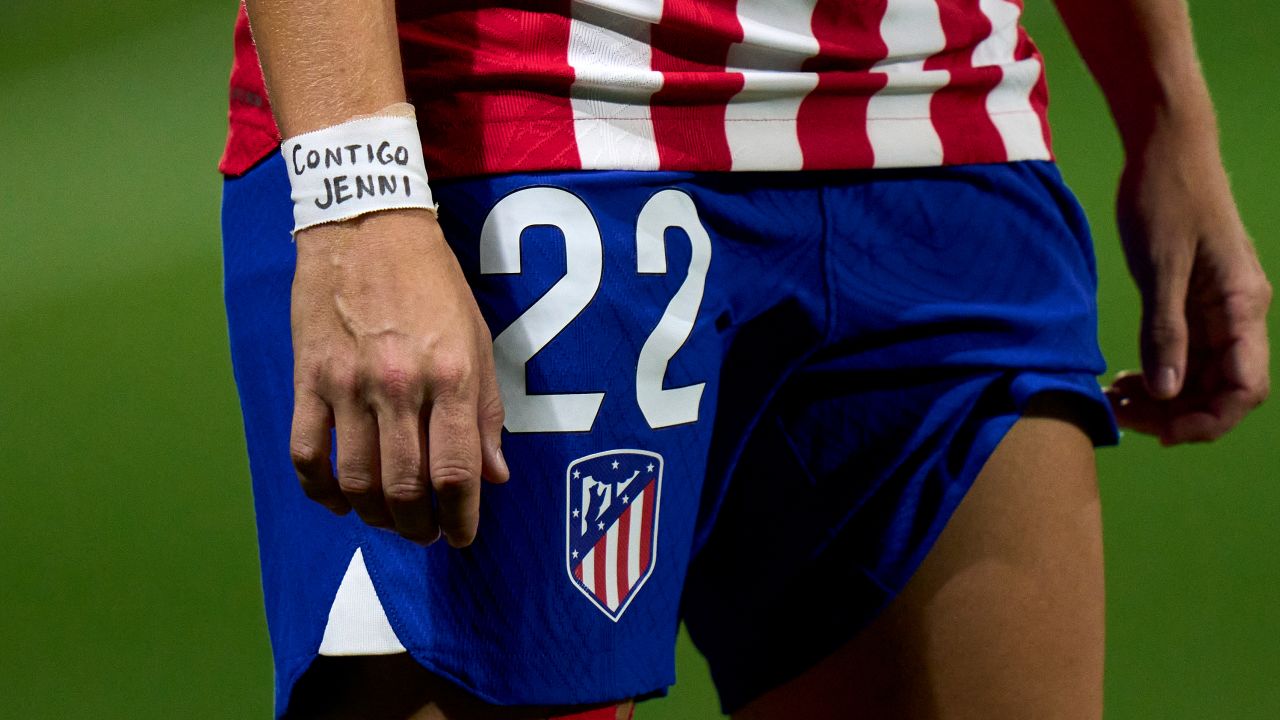 Players of Atletico de Madrid wearing a wrist band in support of Hermoso.