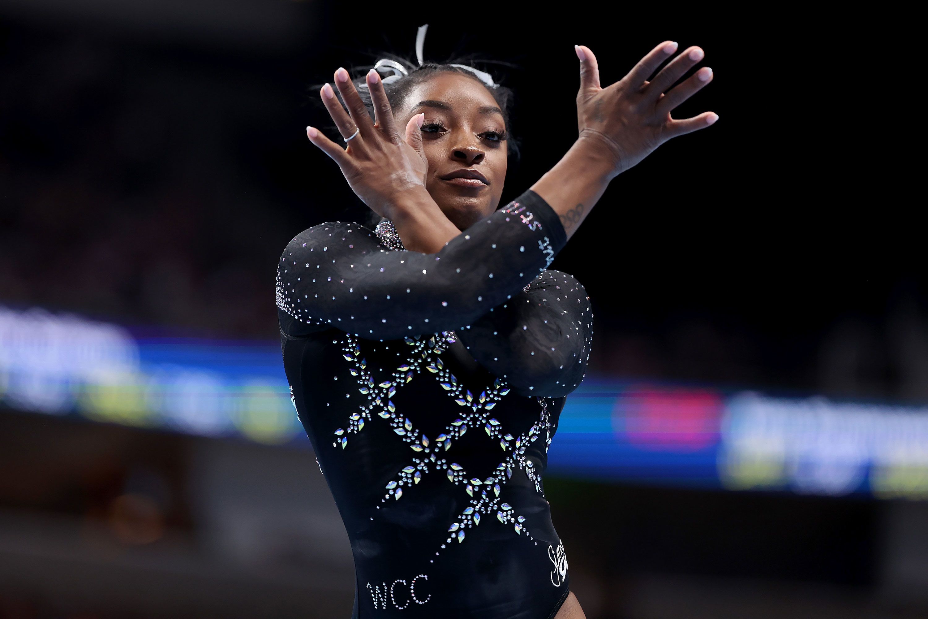 U.S. women set bar on opening night of 2022 Artistic Gymnastics