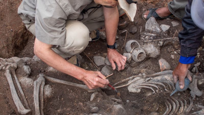 Археолози в Северно Перу откриха гробница на 3000 години, за