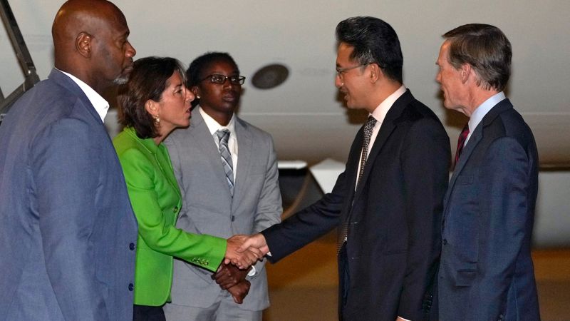 Министърът на търговията на САЩ Раймондо казва, че стабилните отношения с Китай са „изключително важни“