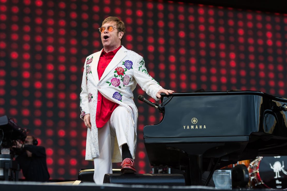 LONDON, ENGLAND - JUNE 03: Elton John performs live at Twickenham Stoop on June 3, 2017 in London, England. (Photo by Ian Gavan/Getty Images for Harlequins)