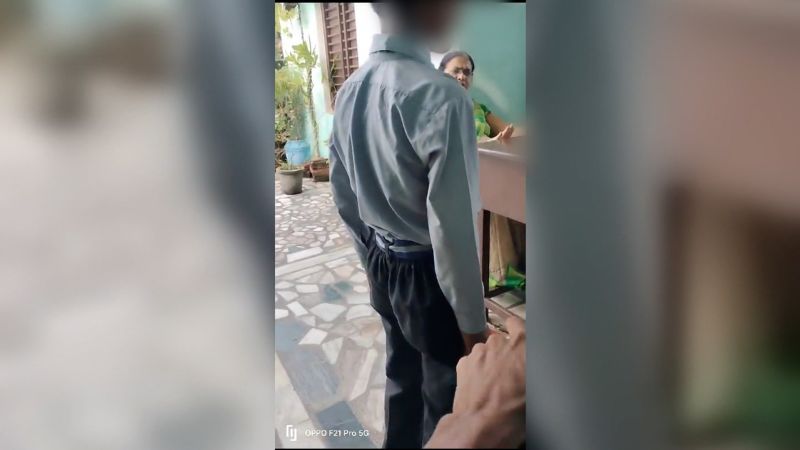 Video: India teacher tells students to slap Muslim classmate  | CNN