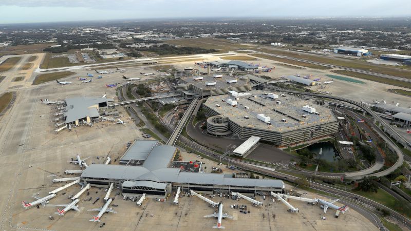 NextImg:Hundreds of flights are canceled as Hurricane Idalia disrupts air travel | CNN Business